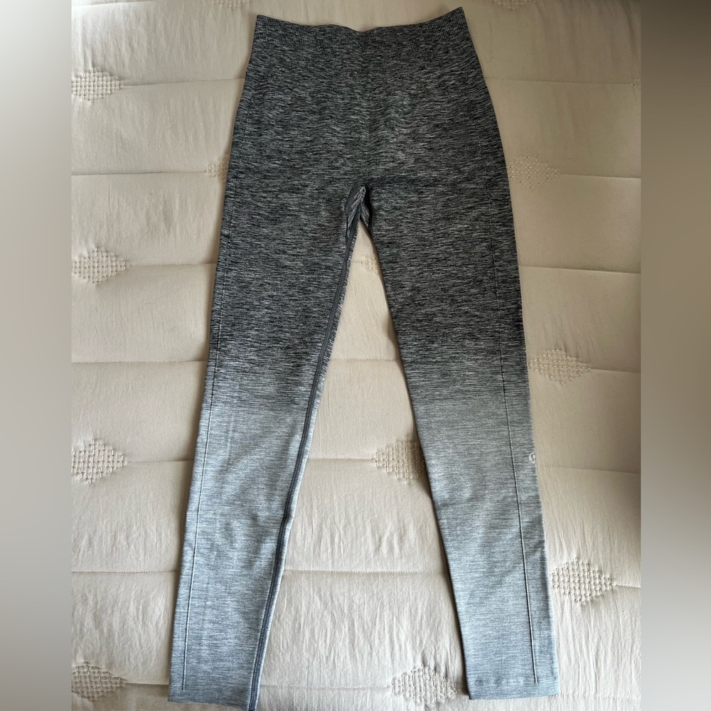 lululemon high rise seamless tight - ombré - size 6 - never worn (no tags)
